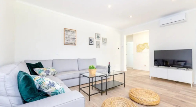 SES Veles, Book Hotel  