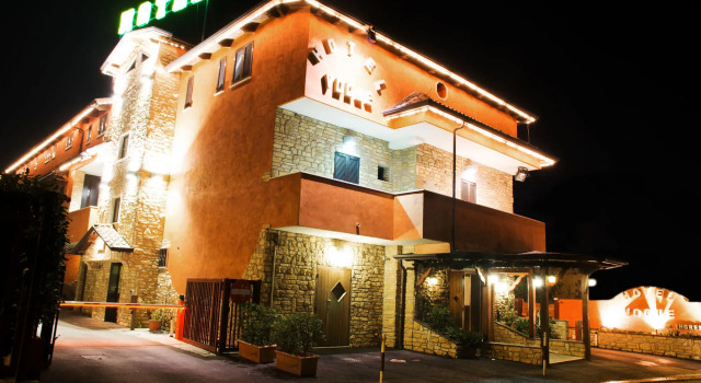 Hotel Vogue, Prenota Hotel Licola Campania