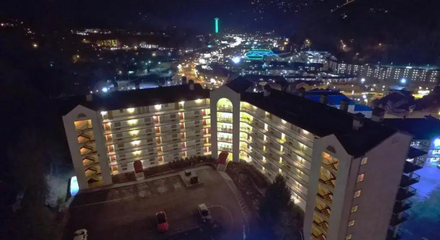 Апартаменты с 2 комнатами Gatlinburg Chateau Condo #304 by RedAwning