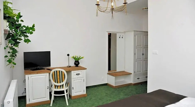 Hotel Sandro Silver
