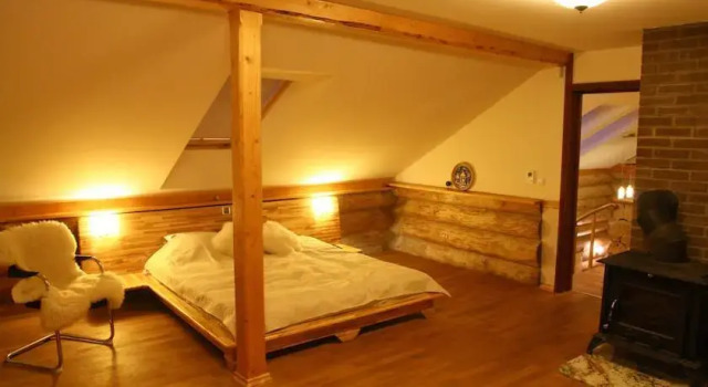 Woodvilla, Đặt Biệt thự Nhà tranh ở Zemgale, Nhà tranh