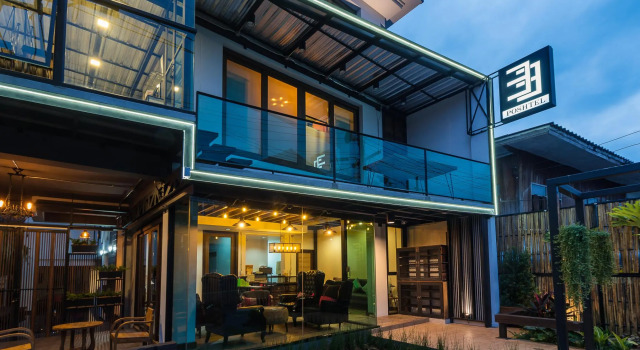 33 Poshtel