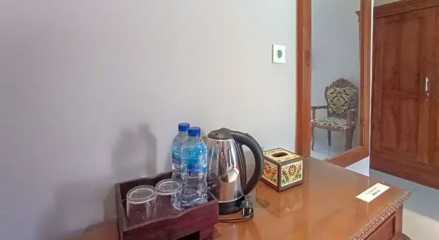 RedDoorz Plus Syariah At Puri Cempaka Prambanan, Book Hotel Hotels in Prambanan with Parking, Parking