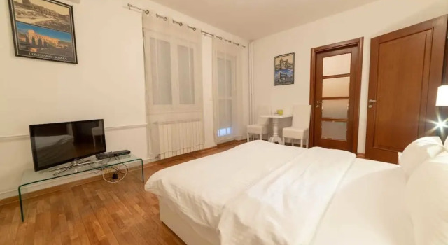Royal City Apartments, Забронировать Апартаменты/квартира Белград Центральная Сербия, рядом с Кафедральный собор в Белграде