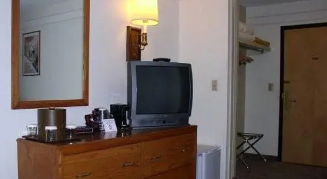 Cascades Lodge