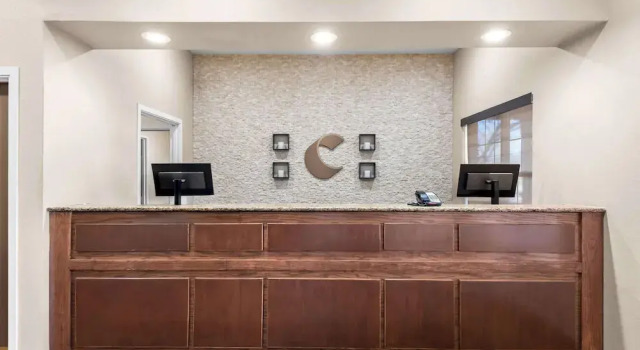 Best Western Plus Independence Inn & Suites, Varaa Hotelli Independence Iowa