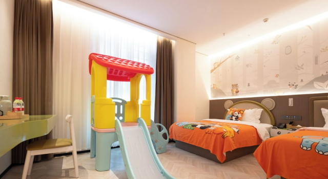 Номер Standard с красивым видом из окна Panda Sleepy Hotel Chengdu Panda Base