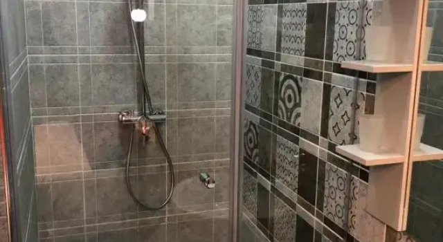 Ekonomiczny jednoosobowy pokój Grace Point Hotel