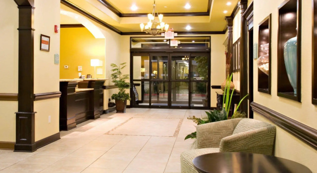 Holiday Inn Express Hotel & Suites Victoria by IHG