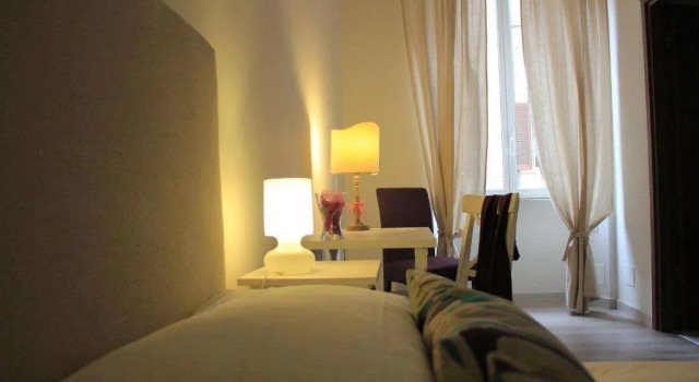 B&B Gallias Rooms, Забронировать Отель Отели Рима с парковкой, рядом с Piazza San Giovanni in Laterano, Парковка