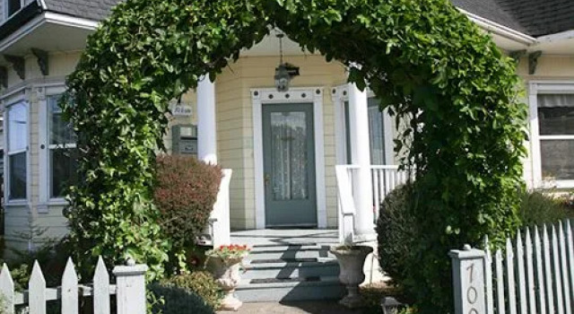 Atrium Bed and Breakfast, Забронировать Отель Форт-Брэгг Mendocino Coast