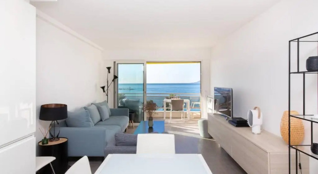 On la Croisette: luxe 2 bedrooms/ 2 baths