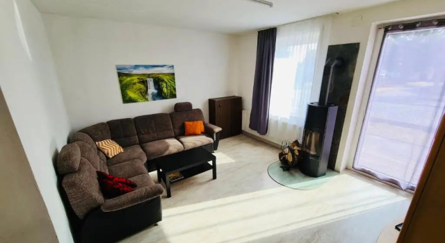 Großartige 3 Zimmer Ferienwohnung mit Kamin und Garten für 1-6 Personen, Book Hotel Kaufbeuren 