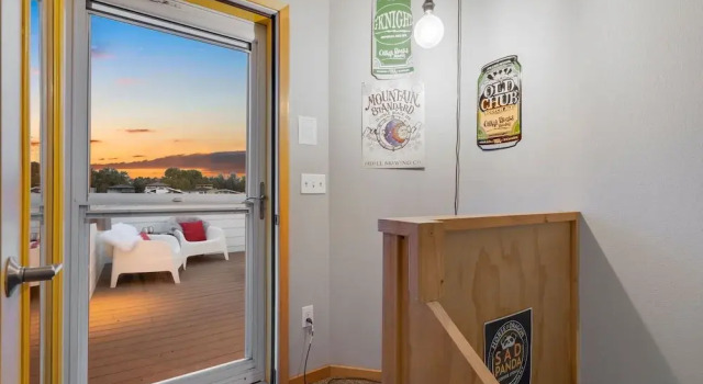 Sleek Home Near Old Town W/ Rftp Hot Tub & Mtn Views, Забронировать Дом для отпуска Отели Форт-Коллинс с парковкой, рядом с Global Village Museum of Arts and Cultures, Парковка
