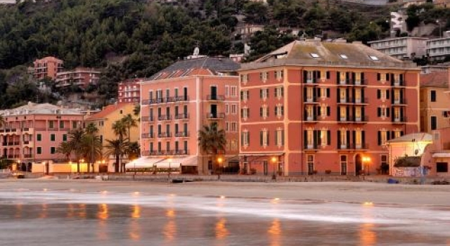 Hotel Residence Baiadelsole, Забронировать Отель Лайгуэлья Ривьера-делле-Пальме