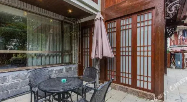 West Lake Green Lotus Hostel