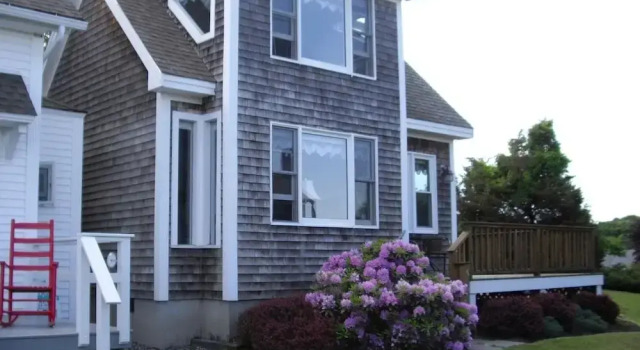 Perkins' Cove Gem - Q934 Ocean view home with one bedroom loft in the heart of Perkins Cove 1 Condo by RedAwning, Rezerwuj Hotel Ogunquit Beach 