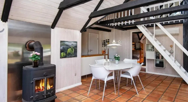 6 person holiday home in R m, Rezerwuj Hotel Hotele w Vesterhede z parkingiem, Parking