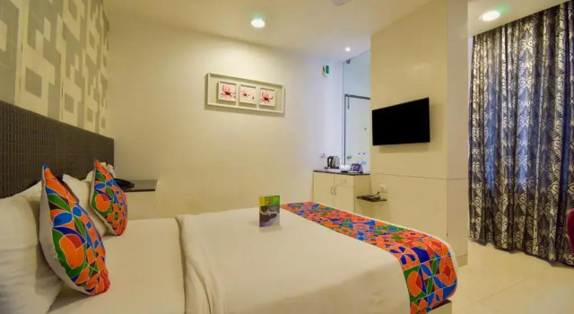 Люкс Fabhotel Singh Suites