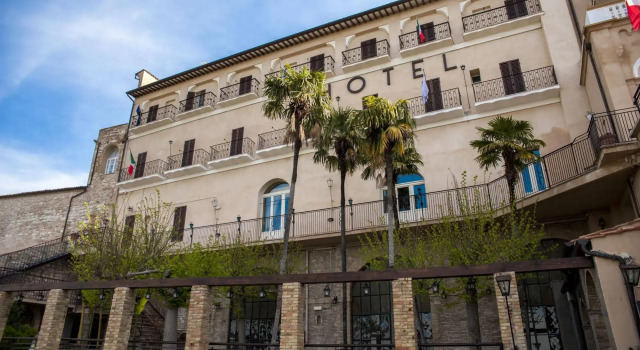 Hotel Subasio, Buchen Sie Hotel Business-Hotels in Assisi, 4* 5*