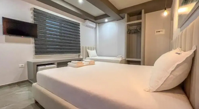 Трёхместный номер Deluxe с балконом Rumani 3 Islands Hotel