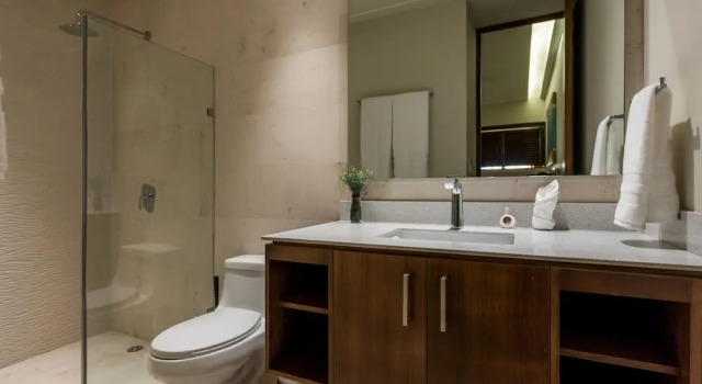 Апартаменты с балконом Relaxing 2BR in downtown new building by Happy Address