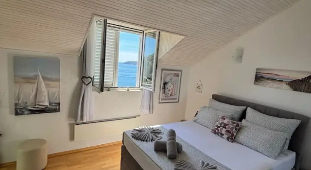 Апартаменты Indys Beach Apartments