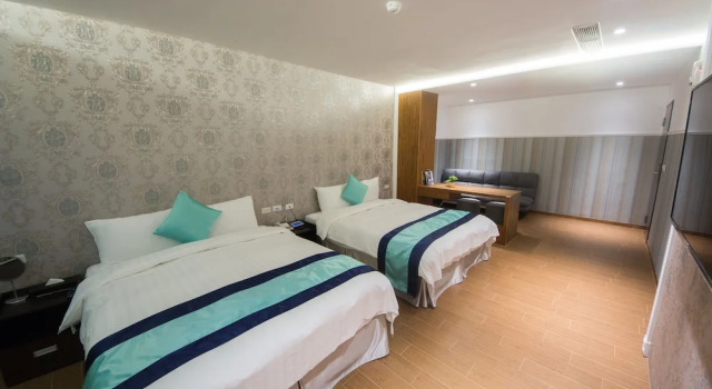 Четырёхместный семейный номер Standard Garden Spring Hotel