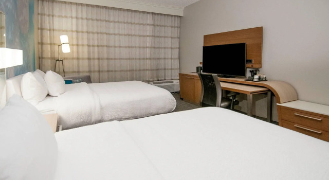 Четырёхместный номер Standard Courtyard by Marriott Bentonville
