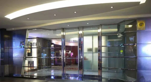 Кровать в общем номере K Hotel - Yunghe