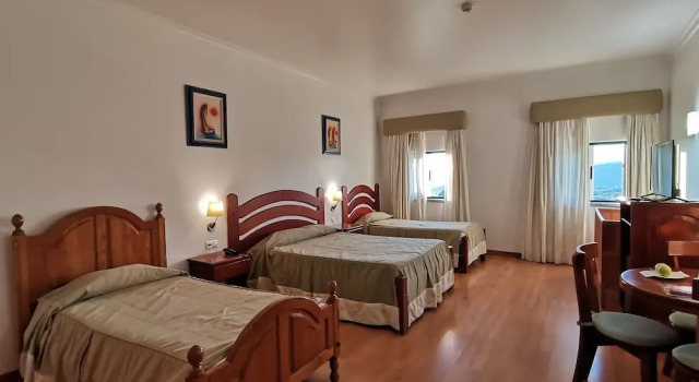 Трёхместный номер Standard Hotel Quinta dos Cedros