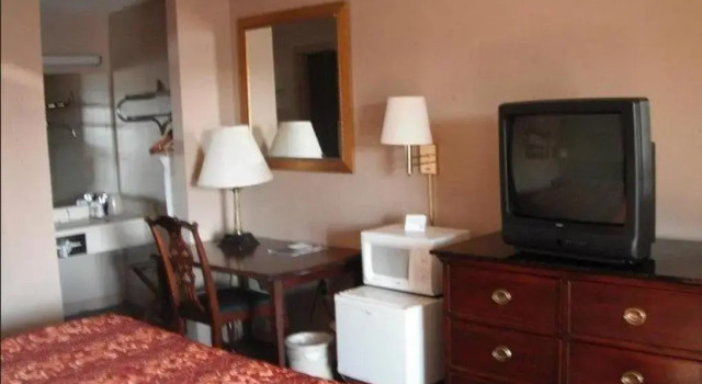 Двухместный номер Standard Days Inn by Wyndham Clanton AL