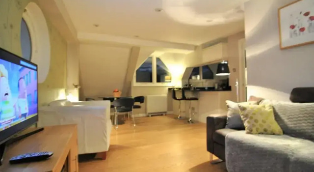 The Courtyard 10