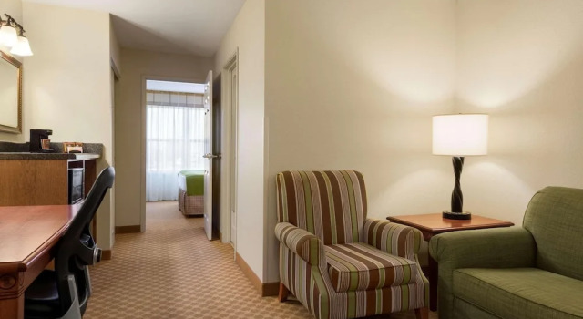 Люкс c 1 комнатой Country Inn & Suites by Radisson, Peoria North, IL