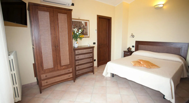 B&B Casale Pietrantica Tropea, Varaa Hotelli Brivadi 
