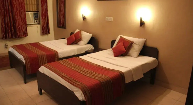 Hotel Doves Inn, Забронировать Отель Отели Гургаон с завтраком, рядом с Motorola Solutions India, Завтраки