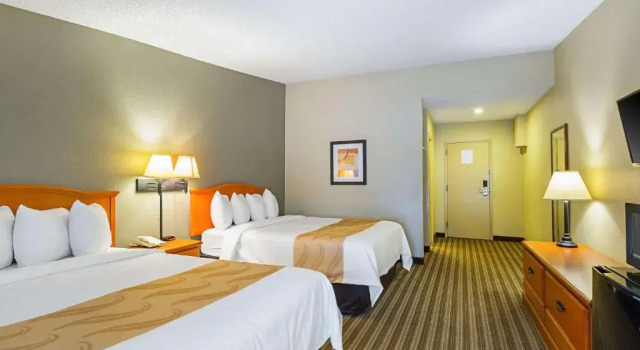 Четырёхместный номер Standard Quality Inn & Suites NRG Park - Medical Center