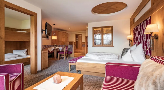 Семейный номер Standard с балконом и с видом на горы Hotel Pramstraller