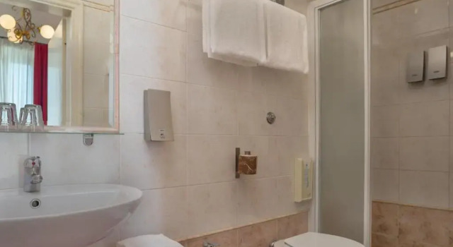 Четырёхместный номер Hotel Kursaal & Ausonia