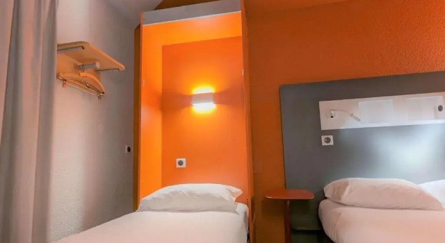 Трёхместный номер Standard ibis budget Marseille Vieux Port