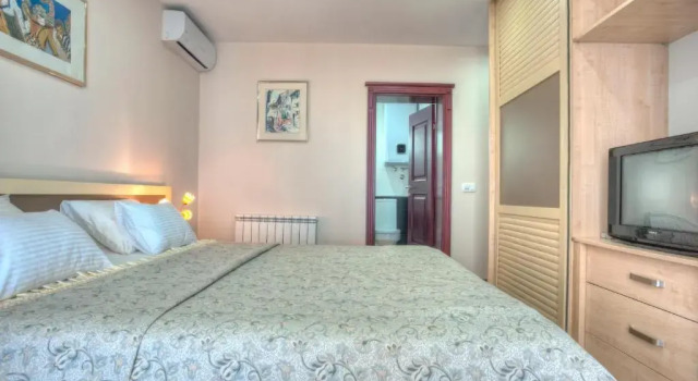 Villa Stevan, Забронировать Вилла Отели Свети-Стефан с бассейном, рядом с Пляж Црвена Главица, Бассейн