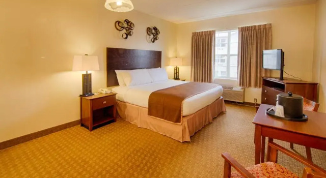 Номер Standard Landmark Inn Fort Liberty