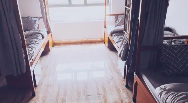 Кровать в общем номере Cối Xay Gió Homestay Quảng Bình