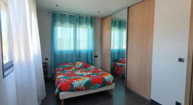 Chez J, à l'étage, T3, Забронировать Отель Отели в центре Леччи, в центре