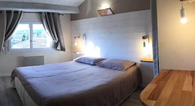 LOGIS HOTEL L Auberge dUzes, Book Hostel Hotels in Gard with a Pool, Swimming Pool