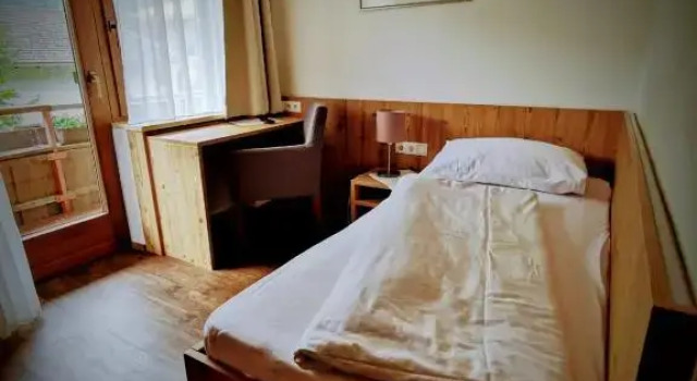 Номер Standard Pension Alpina
