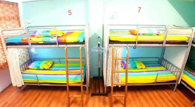 Кровать в общем номере (мужской номер) Station Sea b&b - Hostel