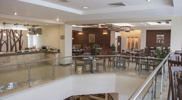 Holiday Inn Guatemala by IHG, Забронировать Отель Зона 10 Гватемала-Сити