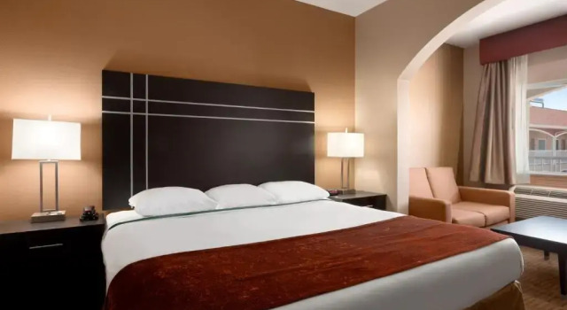 Номер Standard Executive Inn & Suites