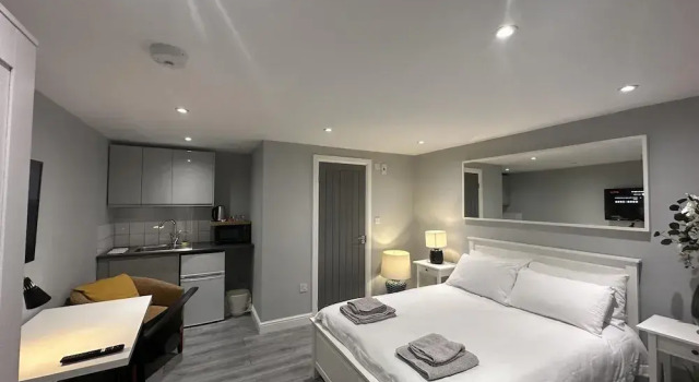 Апартаменты Beautiful 1-bed Modern Luxury Apartment in Luton